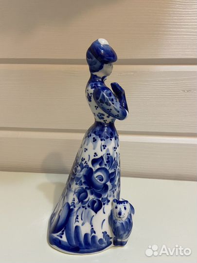 Статуэтка Дама с собачкой Гжель