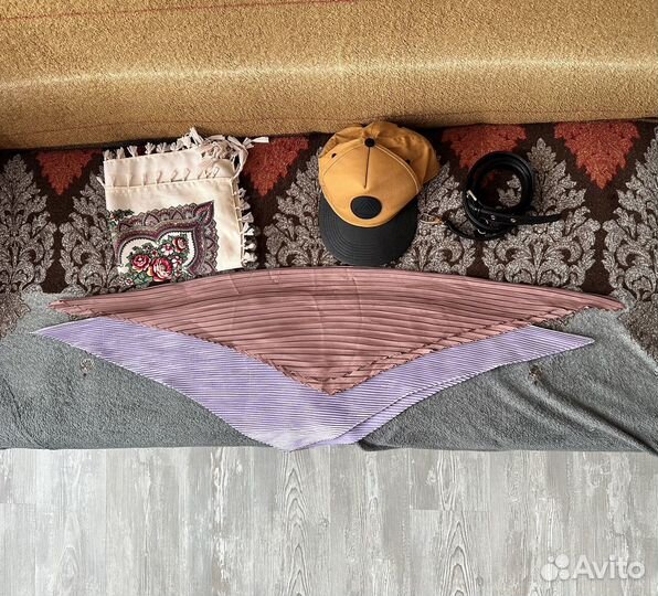 Женская одежда и аксессуары