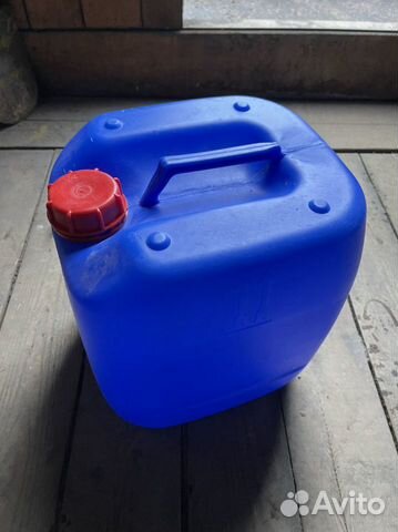 Канистра пластиковая 20 литров. 10 литров