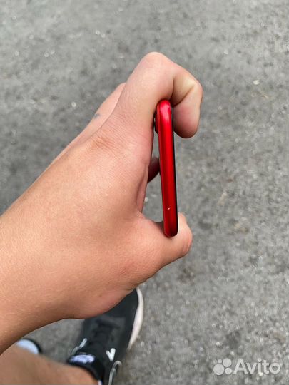 iPhone 7 red