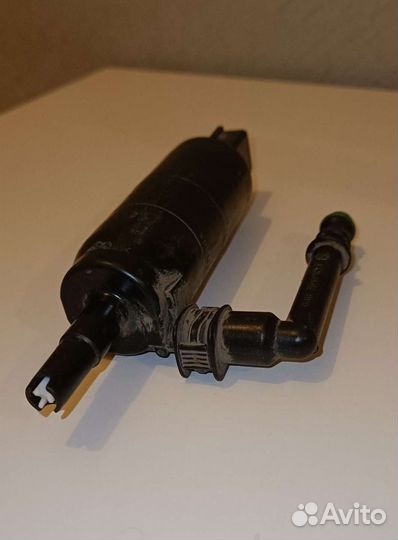 Насос стеклоомывателя фар VW Golf 6