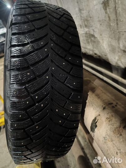 Michelin X-Ice North 4 225/65 R17