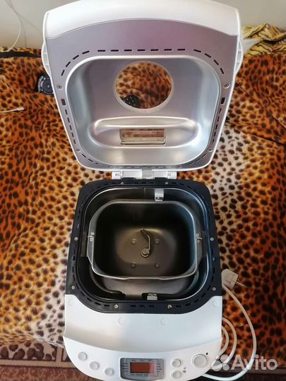 Хлебопечка zelmer на 1 кг