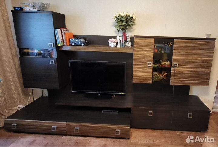 Стенка в гостиную