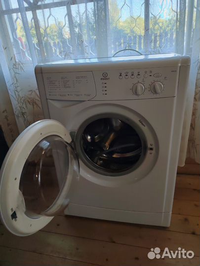 Стиральная машина Indesit wisl 105 - 6 кг