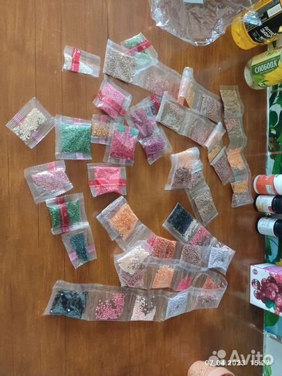 Стразы для алмазной мозаики квадратные и круглые