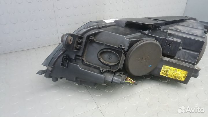 Фара правая Volkswagen Passat CC