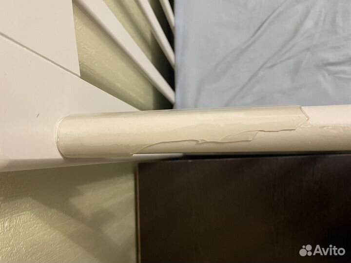 Детская кроватка с маятником