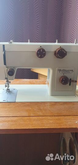 Швейная машина Чайка 143