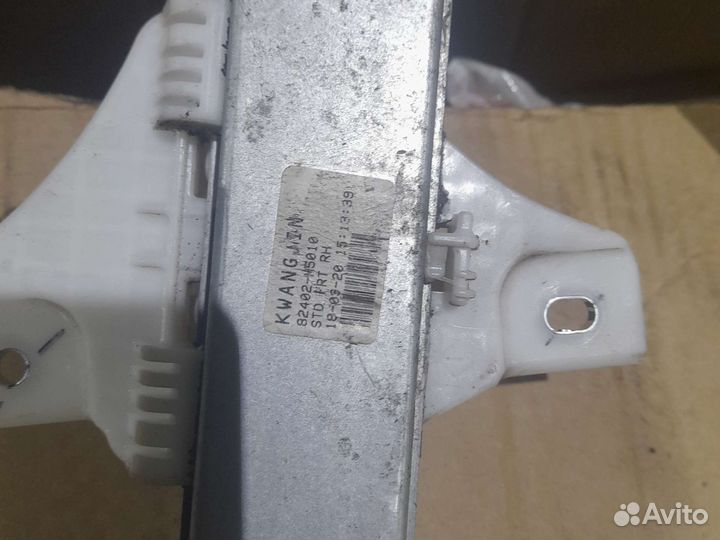 Стеклоподъемник передний правый Hyundai Solaris 2