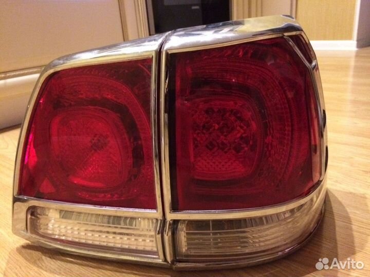 Фары задние оригинал Land Cruiser 200