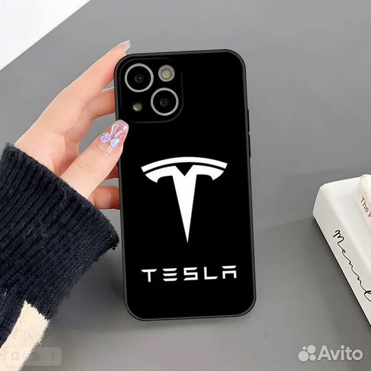 Чехол Tesla для iPhone 15