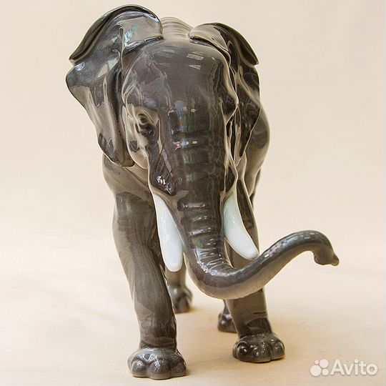 Фарфоровая Статуэтка Слон