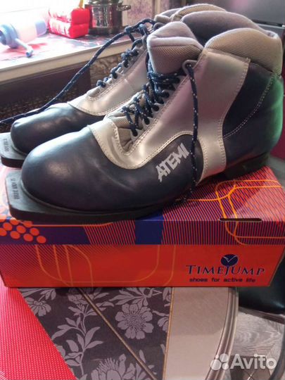 Лыжные ботинки