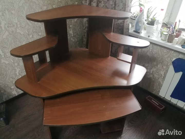 Компьютерный стол