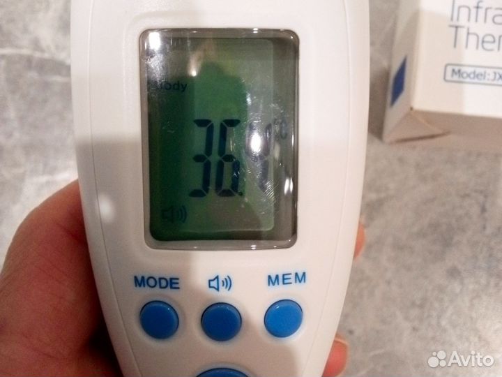 Бесконтактный инфракрасный термометр