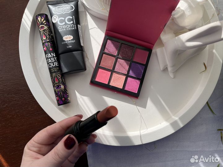 Набор косметики пакетом новая