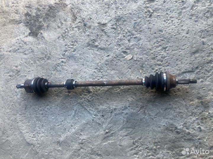 Правый привод, полуось Хендай Соната 4 EF 2.0л. ак