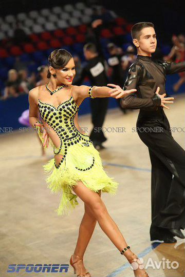 Платье для бальных танцев