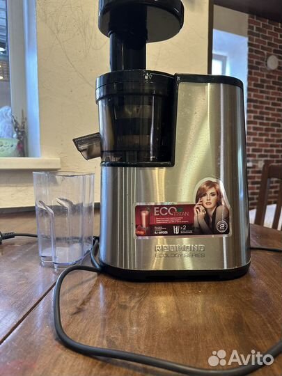 Соковыжималка шнековая redmond