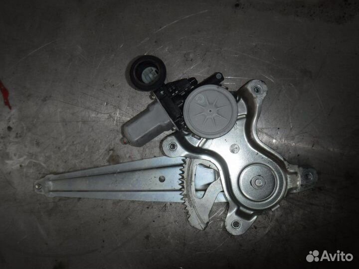 Стеклоподъемник задний правый Toyota Corolla 151