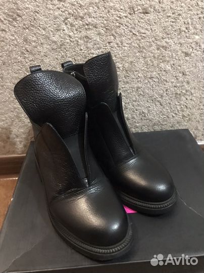 Ботинки женские