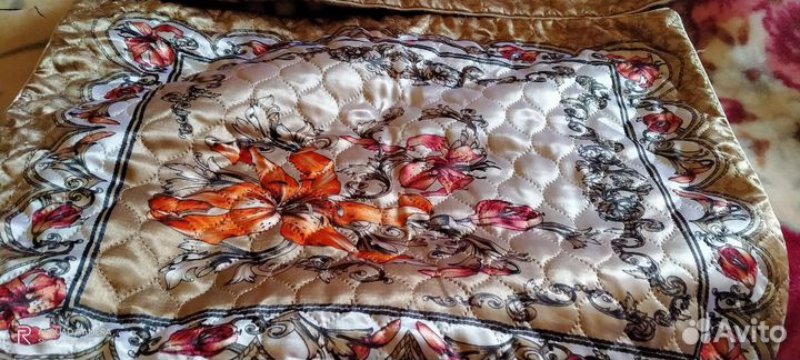 Покрывало,наволочки, простынь комплект 8 предметов