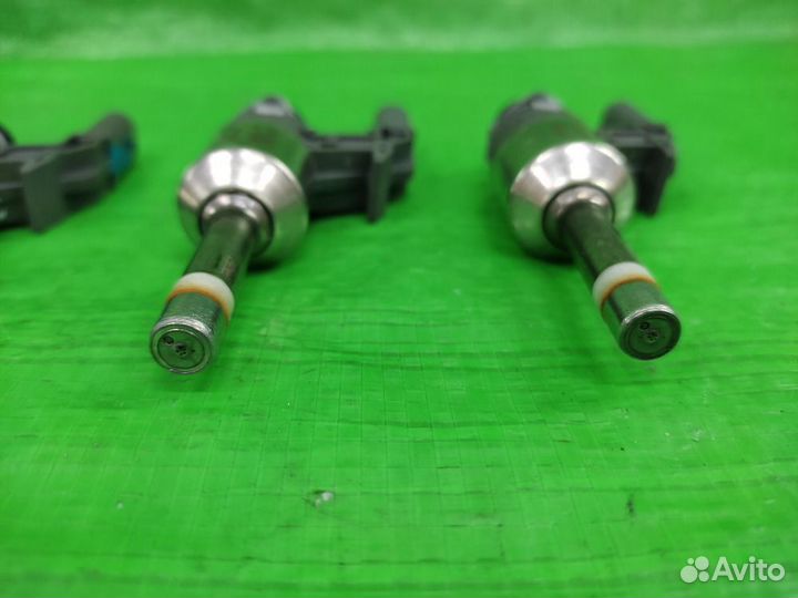 Форсунка топливная 1.4 Tiguan/Passat/Golf/Jetta