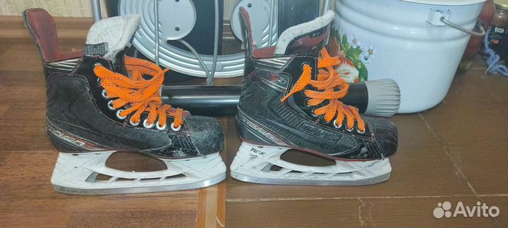 Коньки хоккейные