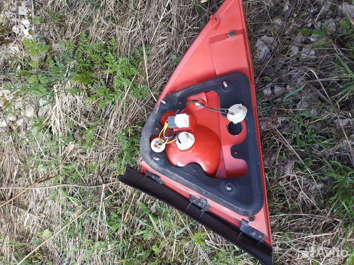 Задний левый фонарь Ниссан Альмера classic