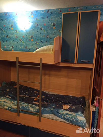 Кровать двухьярусная