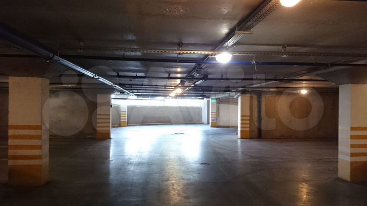 Машиноместо, 14 м²