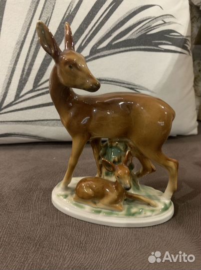 Статуэтка «Олениха с олененком»