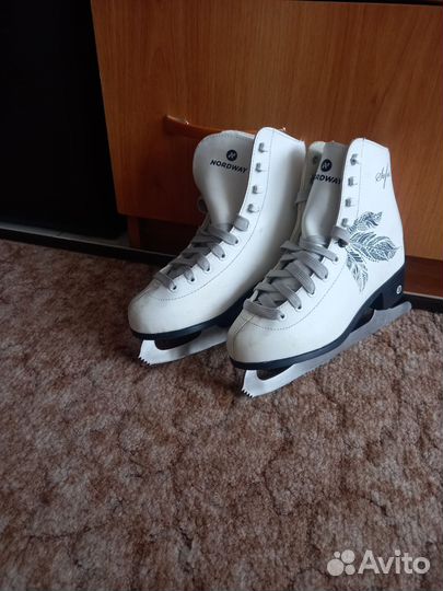 Коньки фигурные детские 36 размер