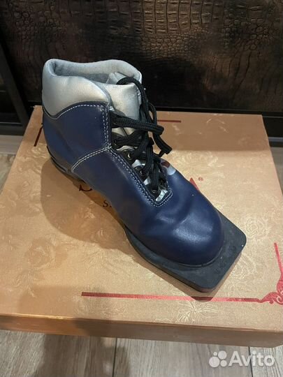 Лыжные ботинки