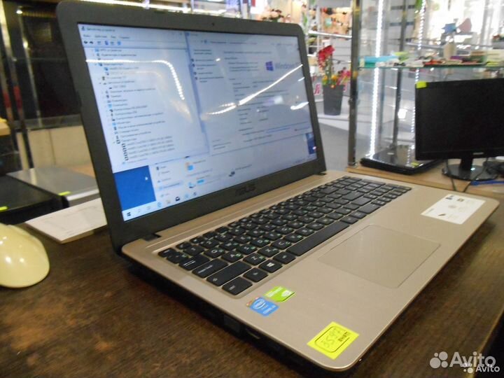 Ноутбук Asus i3 + GeForce 920M 2GB