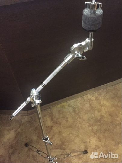 Педали, карданы, стойки, стульчики для ударных