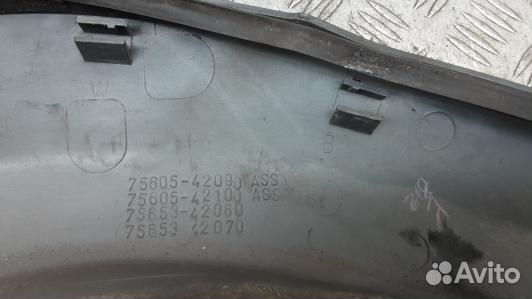 Молдинг крыла заднего правого toyota RAV 4 ZCA2 (G