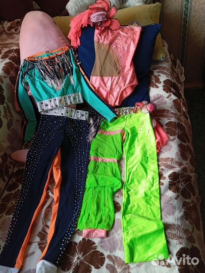 Костюмы для танцев, гимнастики