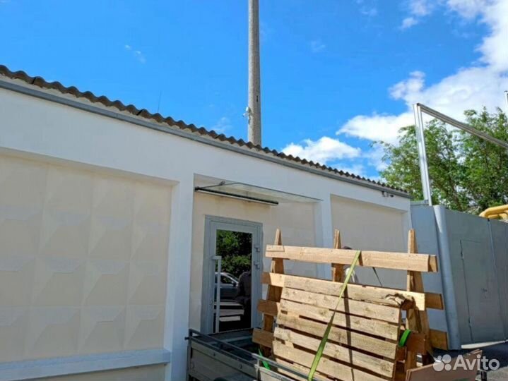 Козырек со стеклом на зажимной профиле