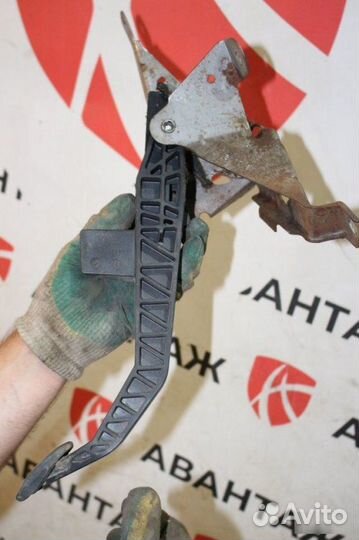 Педаль сцепления (без цилиндра) Ford Focus 2