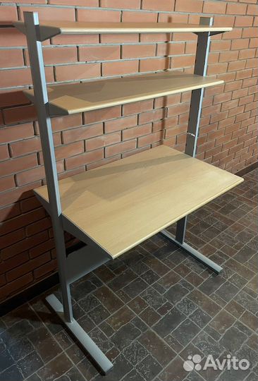 Компьютерный стол IKEA