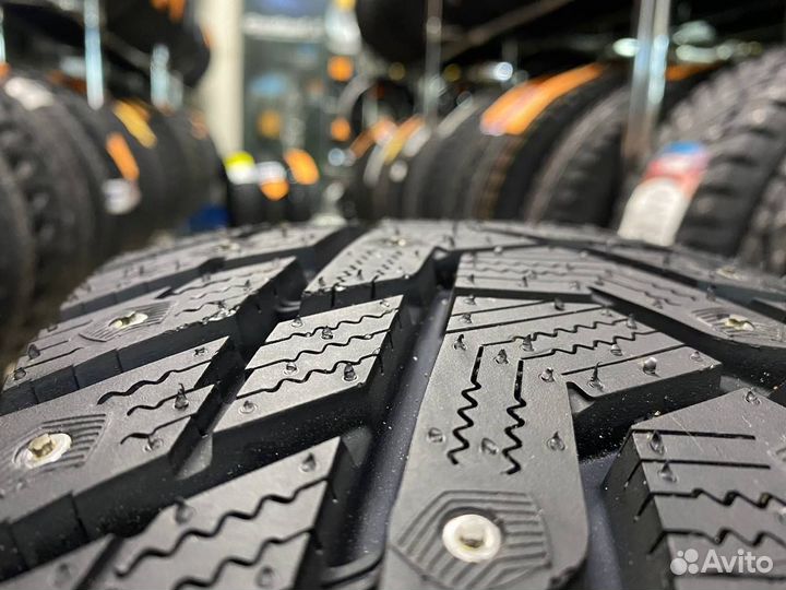 Hankook Winter I'Pike RS2 W429 215/70 R15 98T