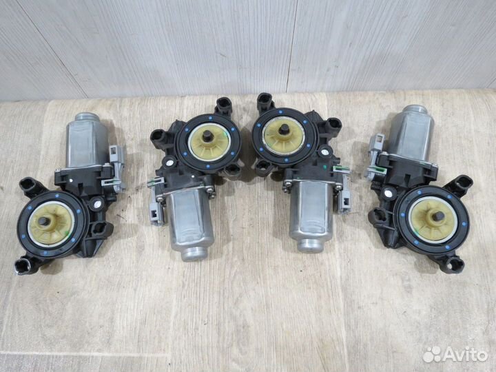 Моторчик стеклоподъемника Volkswagen Polo