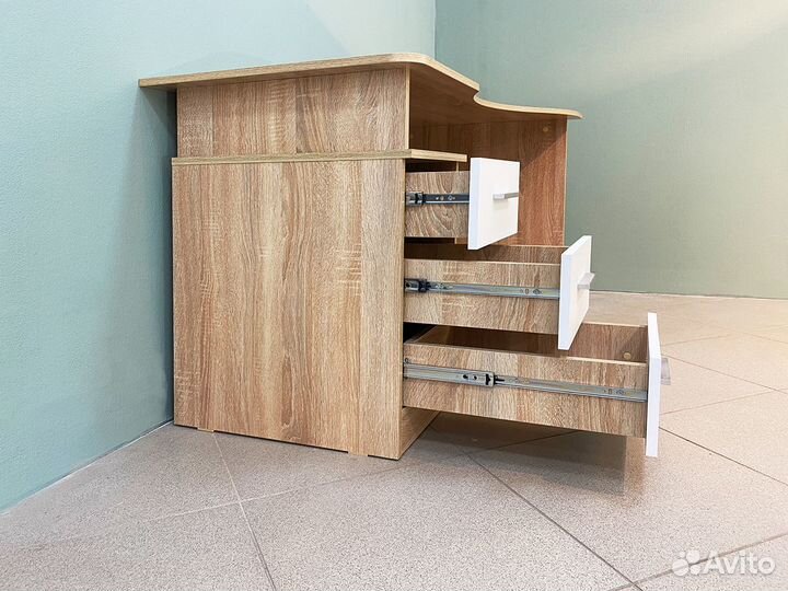 Письменный стол