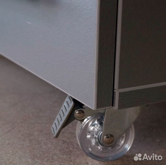 Педикюрная тумба с уф блоком Ту-1