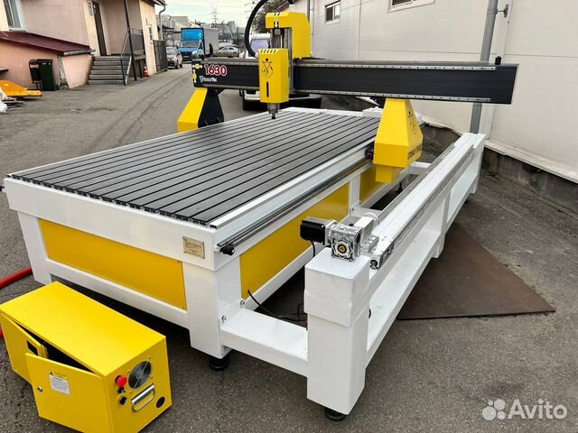 Фрезерный станок с чпу 1325 с токарной осью сбоку