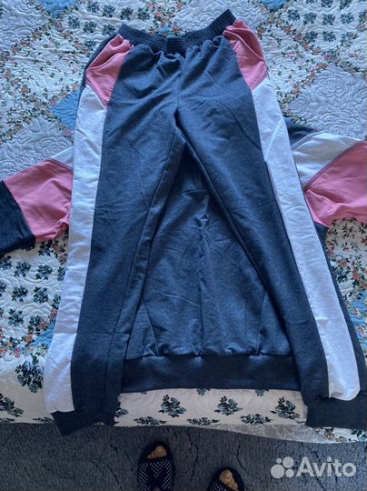 Спортивный костюм женский