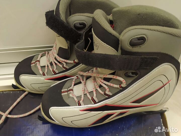 Коньки Reebok размер 37.5