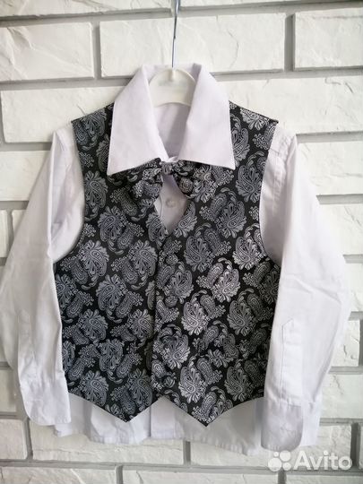 Нарядный костюм для мальчика 3-4 года